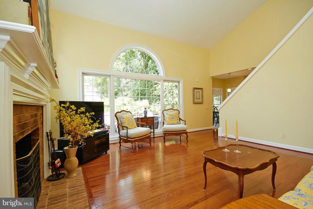 9722 Hidden Valley Road Vienna, VA 22181 - Photo 5 of 22 Interior (General)