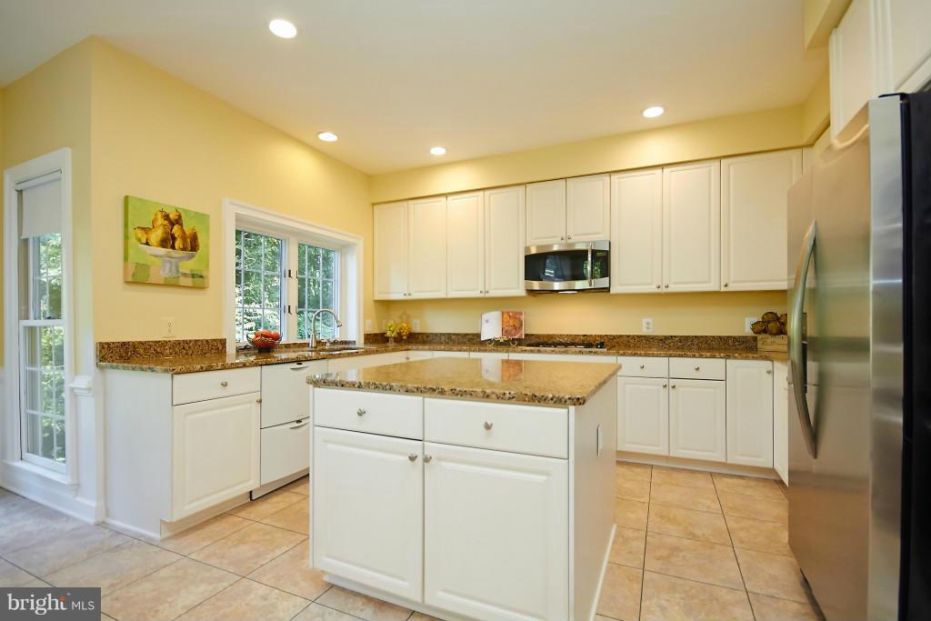 9722 Hidden Valley Road Vienna, VA 22181 - Photo 7 of 22 Kitchen
