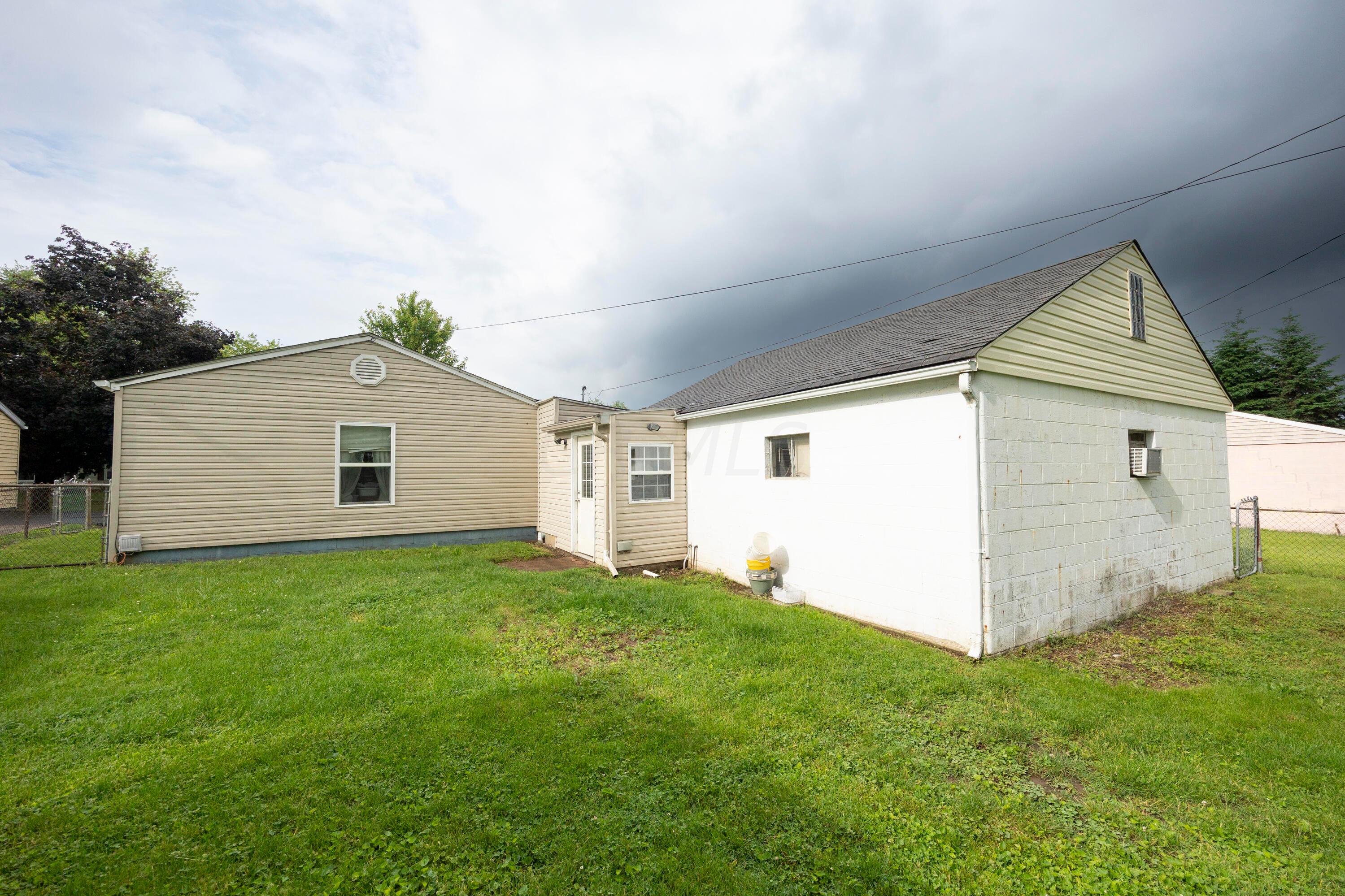 115 Phelps Road Columbus, OH 43207 - Photo 35 of 42 Yard