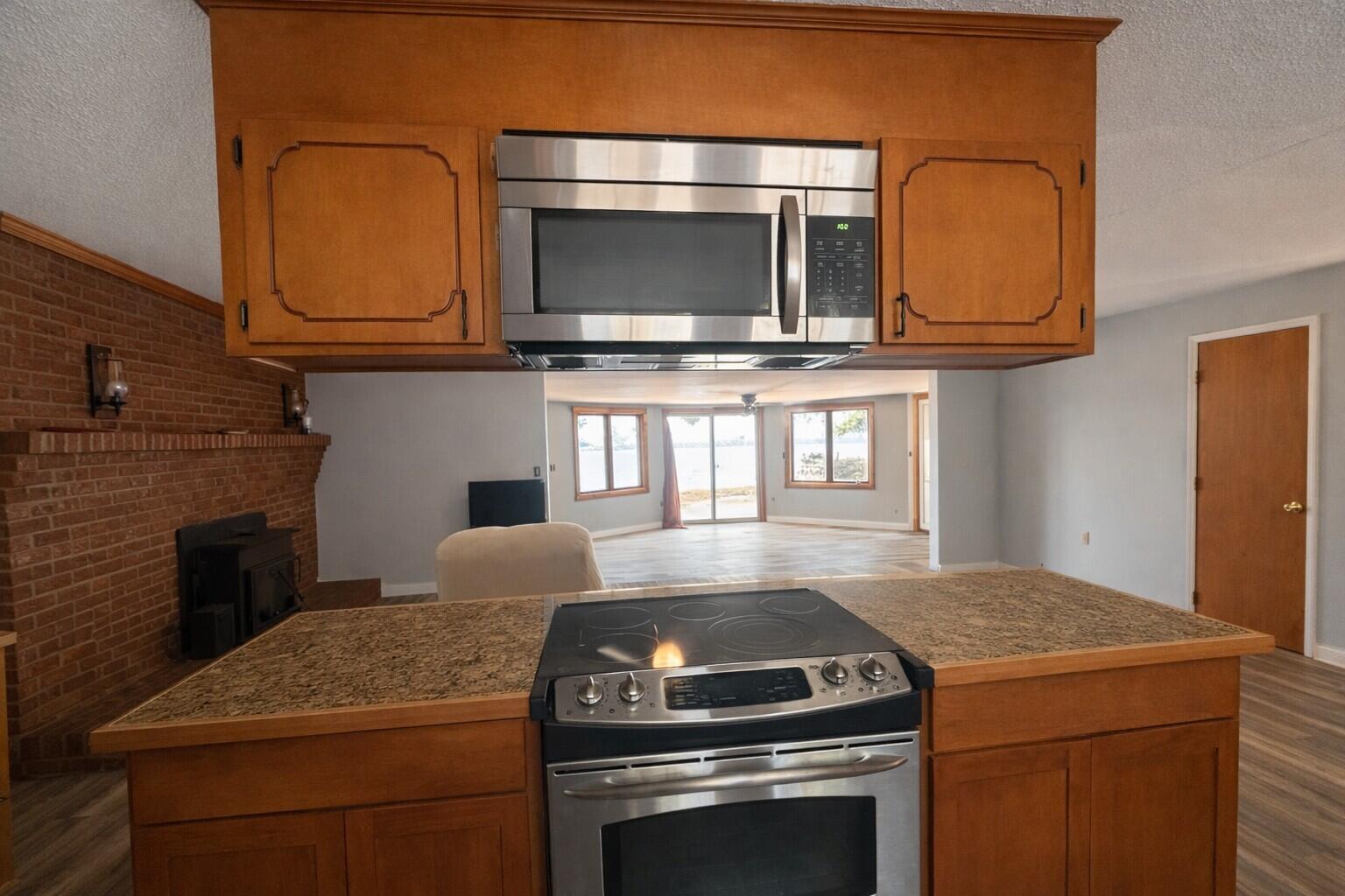 1391 Scott Lake Road Summerton, SC 29148 - Photo 7 of 16 1391 Scott Lake Rd Great Room