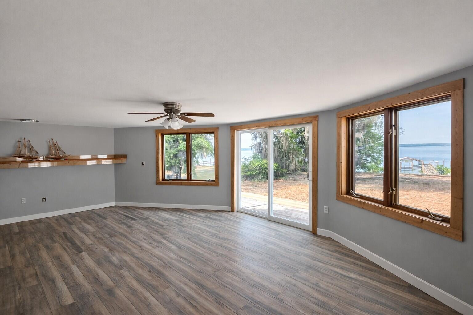 1391 Scott Lake Road Summerton, SC 29148 - Photo 9 of 16 1391 Scott Lake Rd Family room Windows