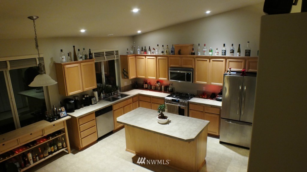 5119 Northeast 10th Place Renton, WA 98059 - Photo 2 of 15