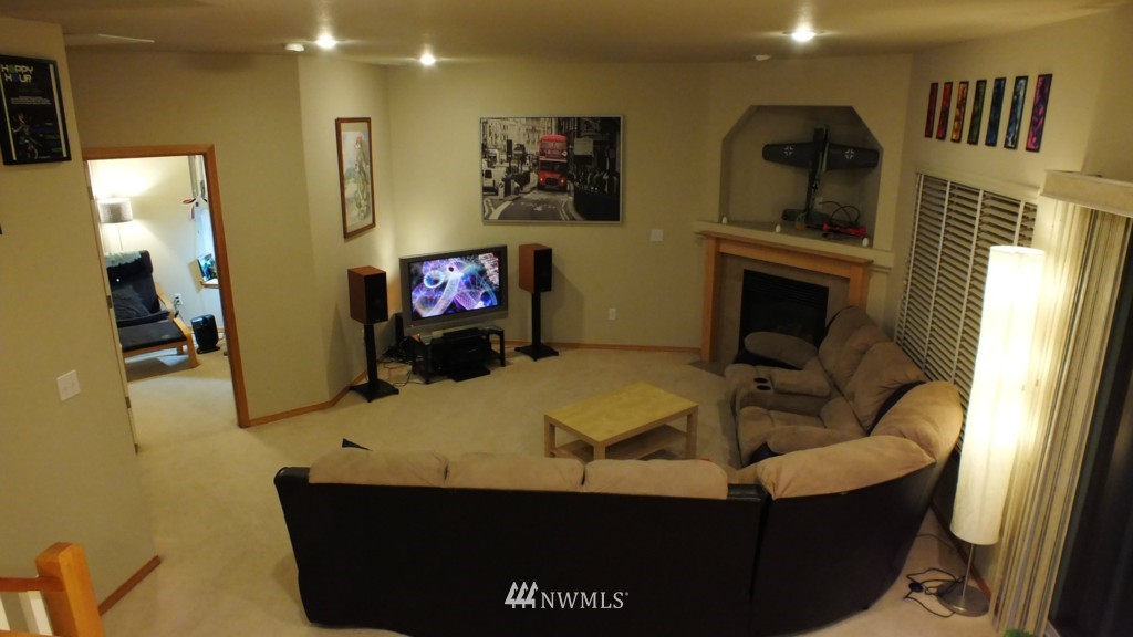 5119 Northeast 10th Place Renton, WA 98059 - Photo 5 of 15
