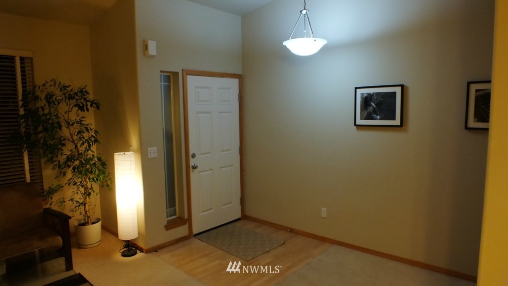 5119 Northeast 10th Place Renton, WA 98059 - Photo 9 of 15