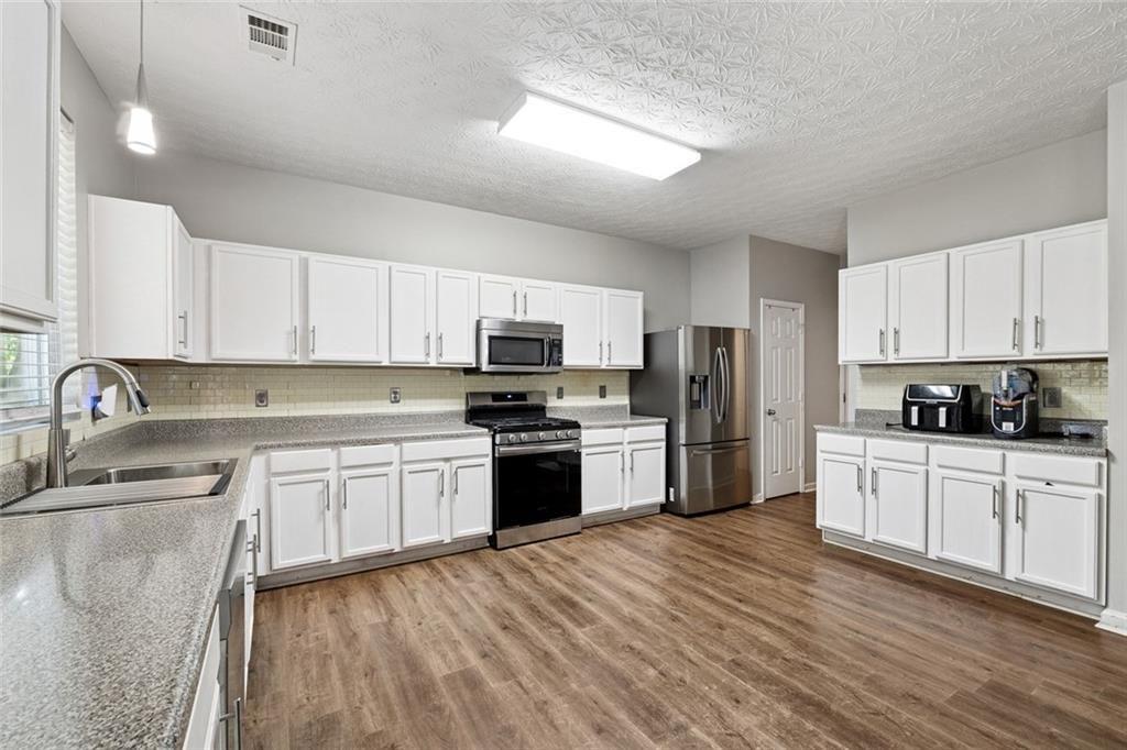 3187 Sable Run Road Atlanta, GA 30349 - Photo 8 of 23