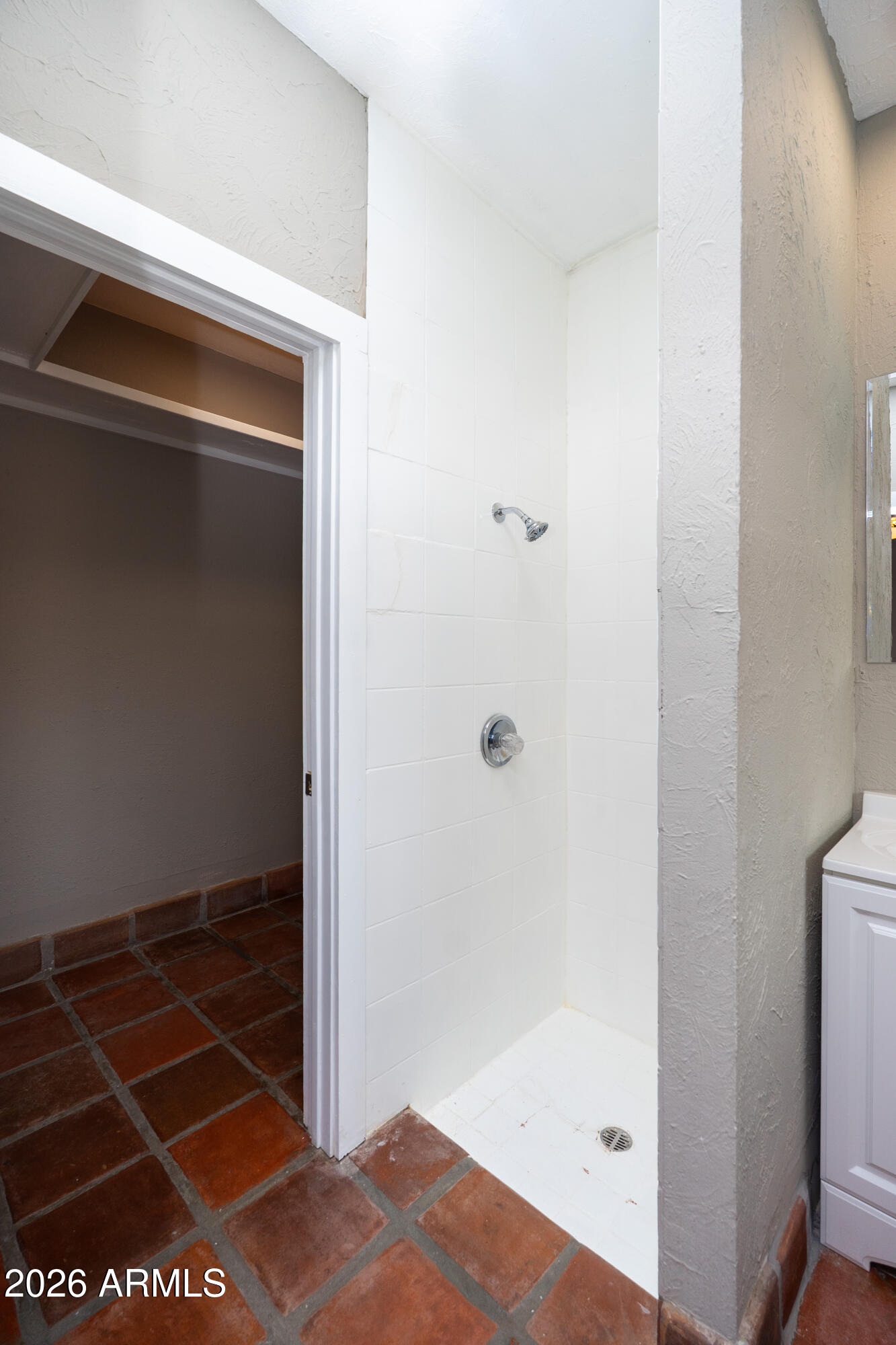 4 Cochise Lane Bisbee, AZ 85603 - Photo 25 of 72 a bathroom with a glass shower door