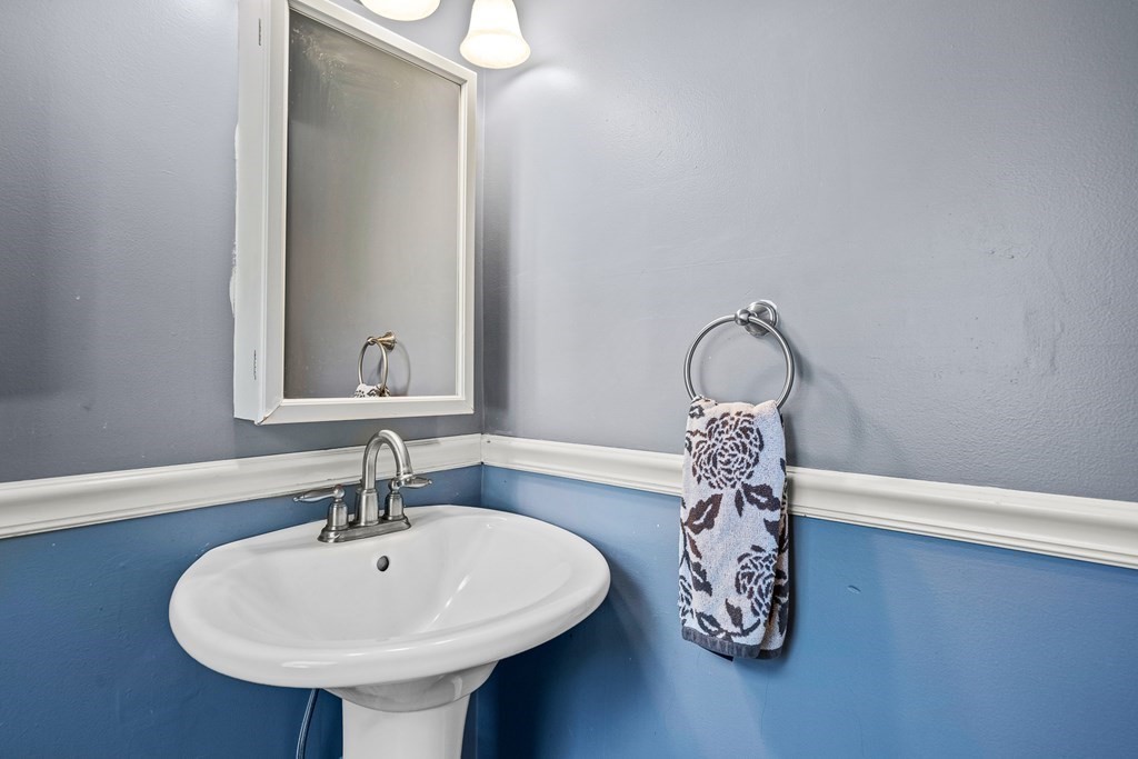 89 Old Road Dracut, MA 01826 - Photo 16 of 29 Gallery Image 16