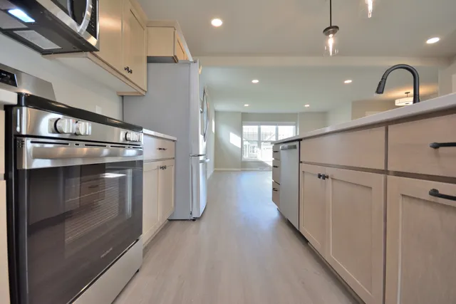 $599,900 | W199N5310 Ponderosa Court, Menomonee Falls, WI 53051