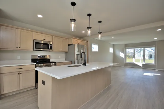 $599,900 | W199N5310 Ponderosa Court, Menomonee Falls, WI 53051