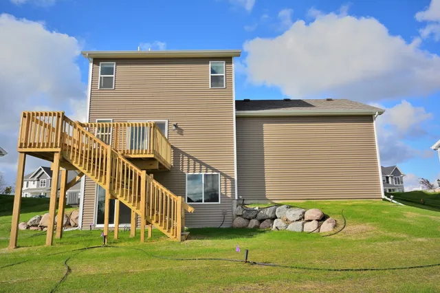 $599,900 | W199N5310 Ponderosa Court, Menomonee Falls, WI 53051