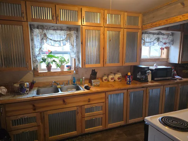 $189,900 | 804 East State Street, Colon, MI 49040