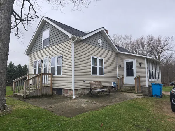 $189,900 | 804 East State Street, Colon, MI 49040