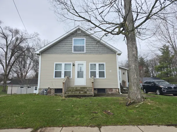 $189,900 | 804 East State Street, Colon, MI 49040
