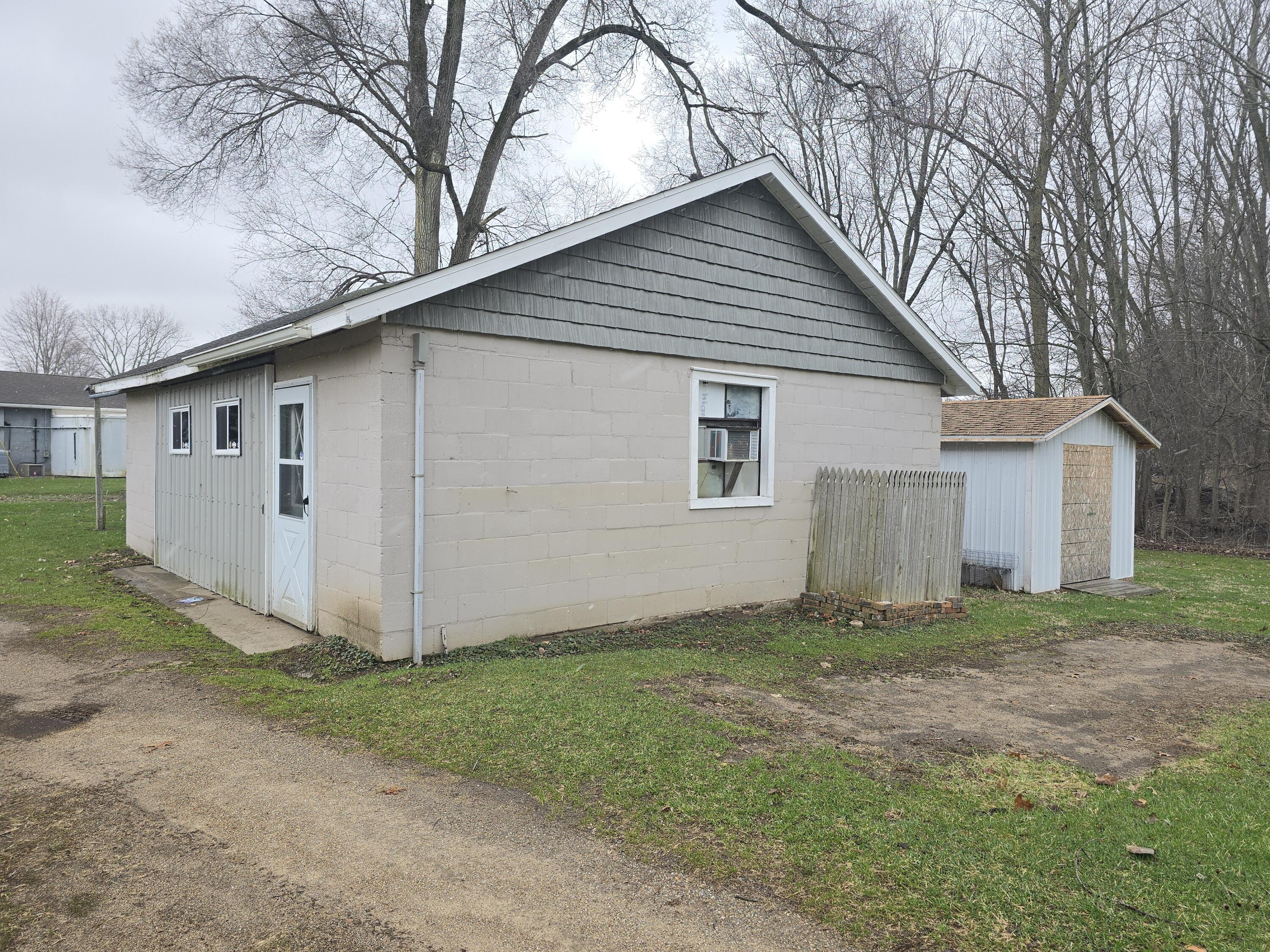 804 East State Street Colon, MI 49040 - Photo 9 of 29 1000070419