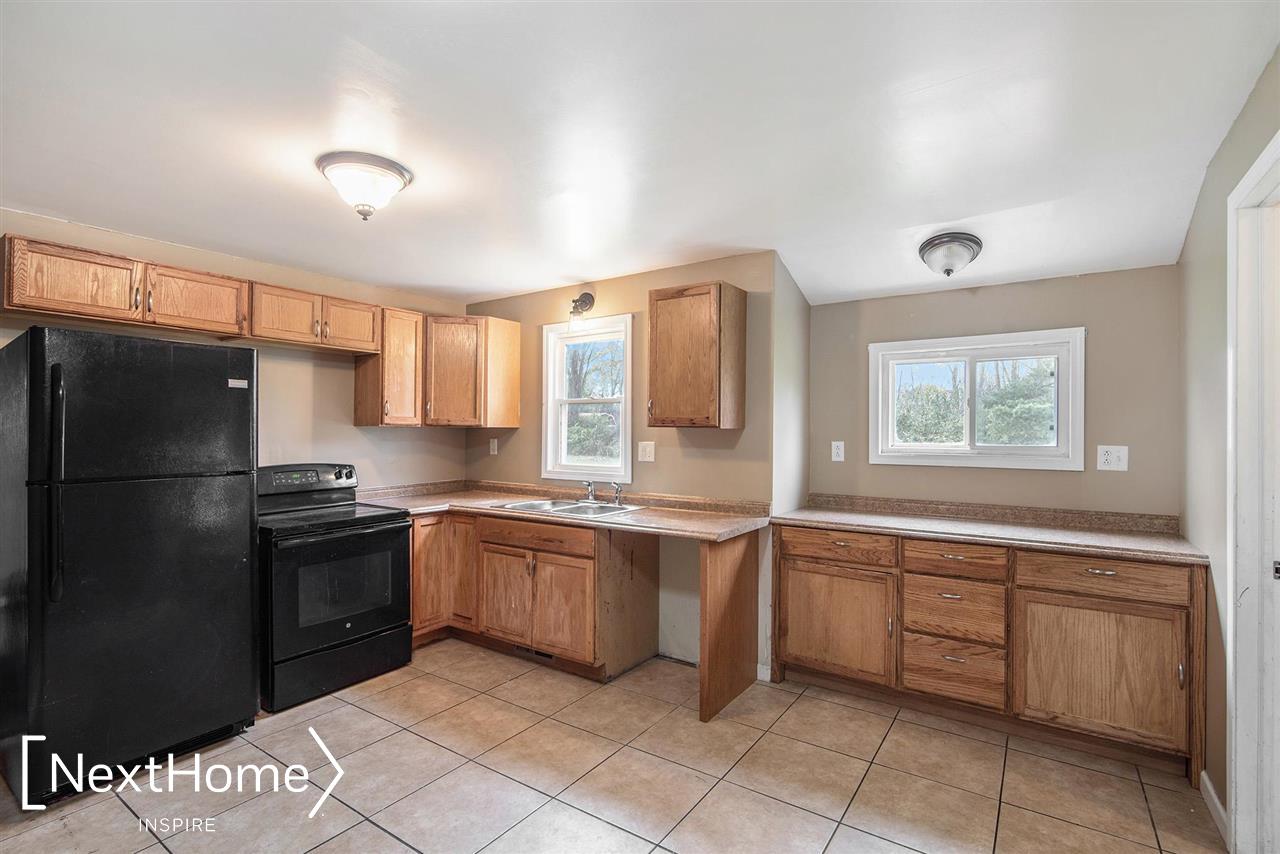 6035 Deland Road Flushing, MI 48433 - Photo 4 of 28 50060966-3.JPG