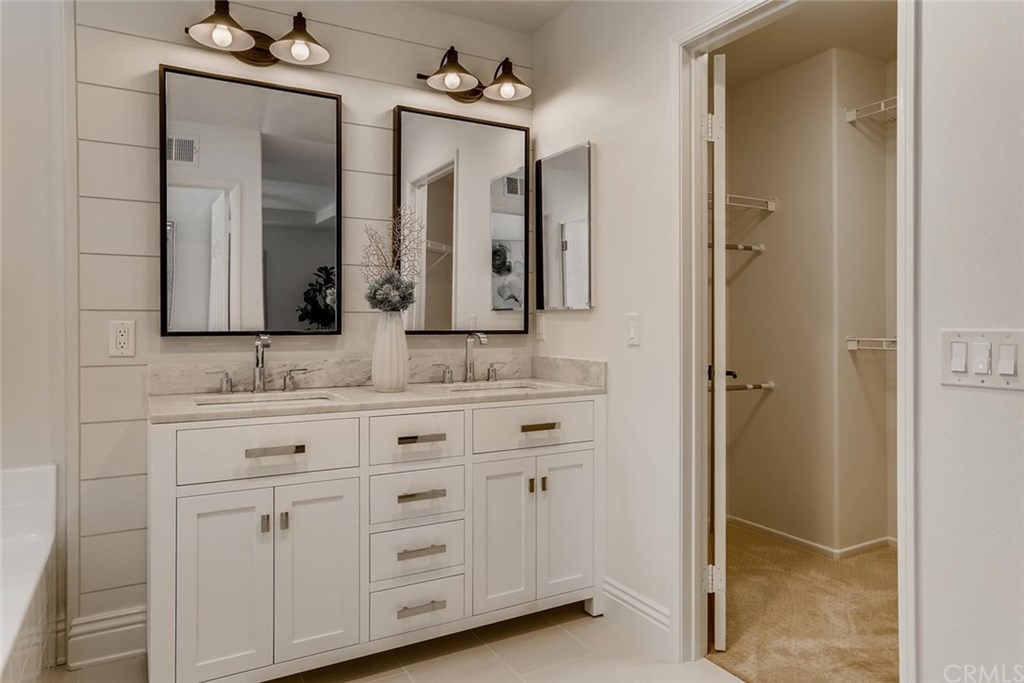 44 Half Moon Trail Ladera Ranch, CA 92694 - Photo 12 of 36 Gallery Image 12