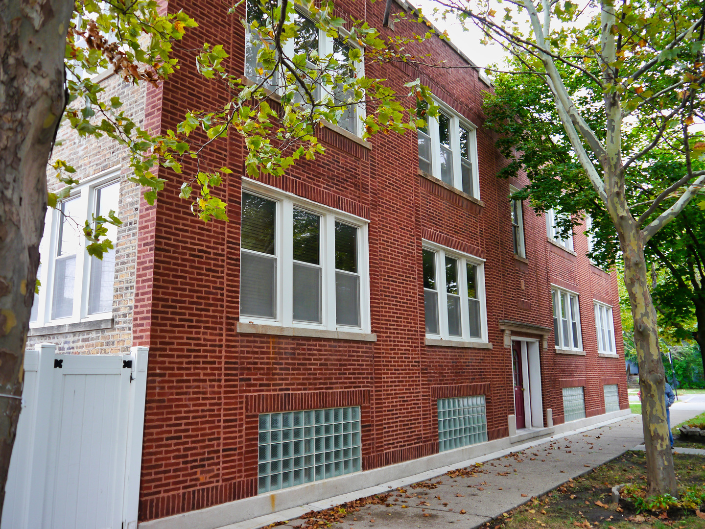 3302 West 58th Street Chicago, IL 60629 - Photo 2 of 23