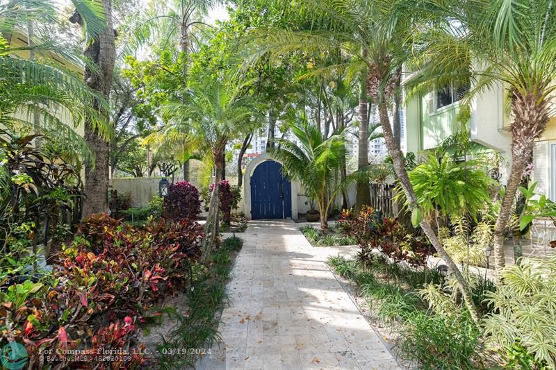 715 Northeast 1st St Unit C  