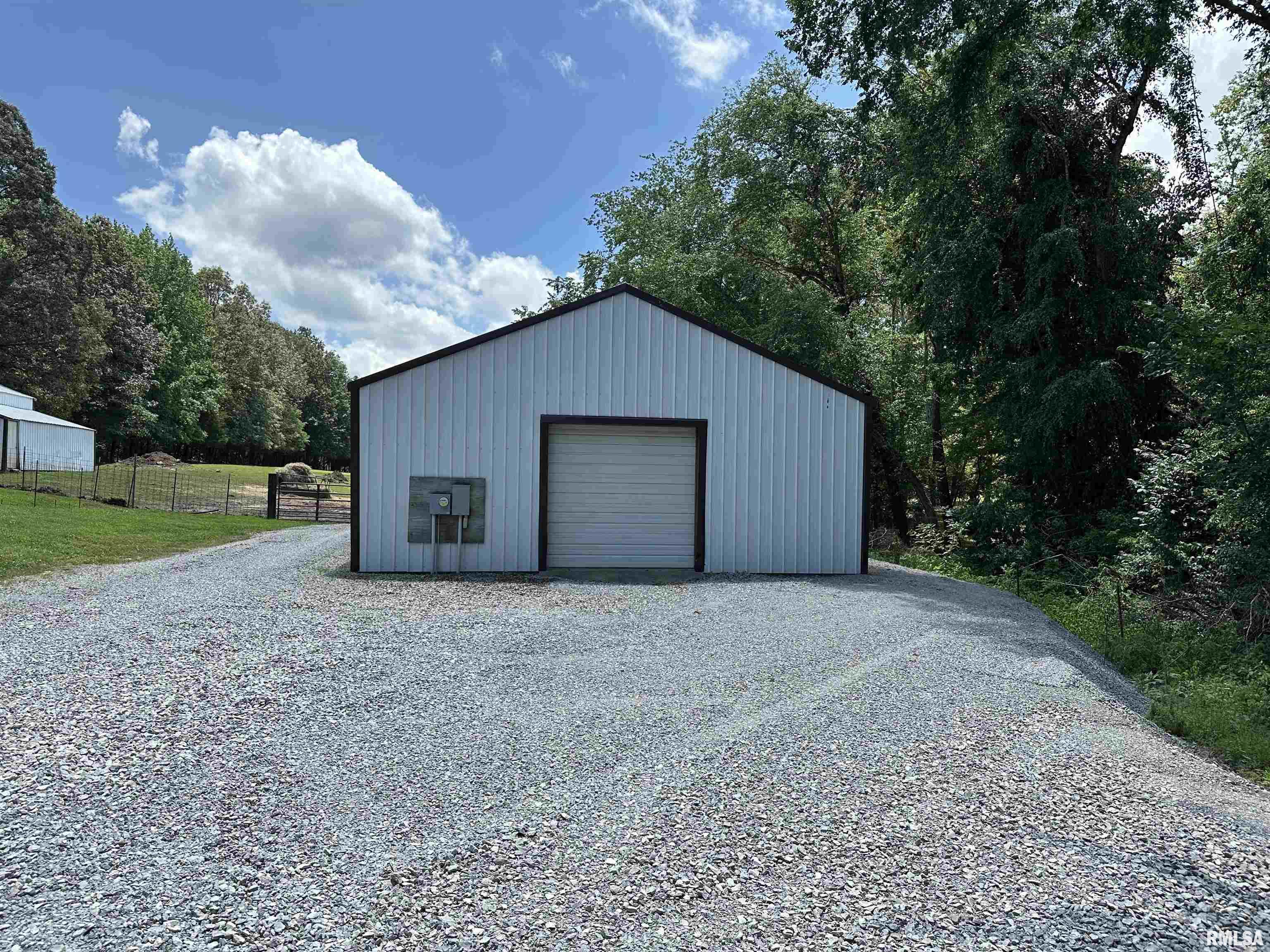 9997 Whitecotton Road Marion, IL 62959 - Photo 3 of 11