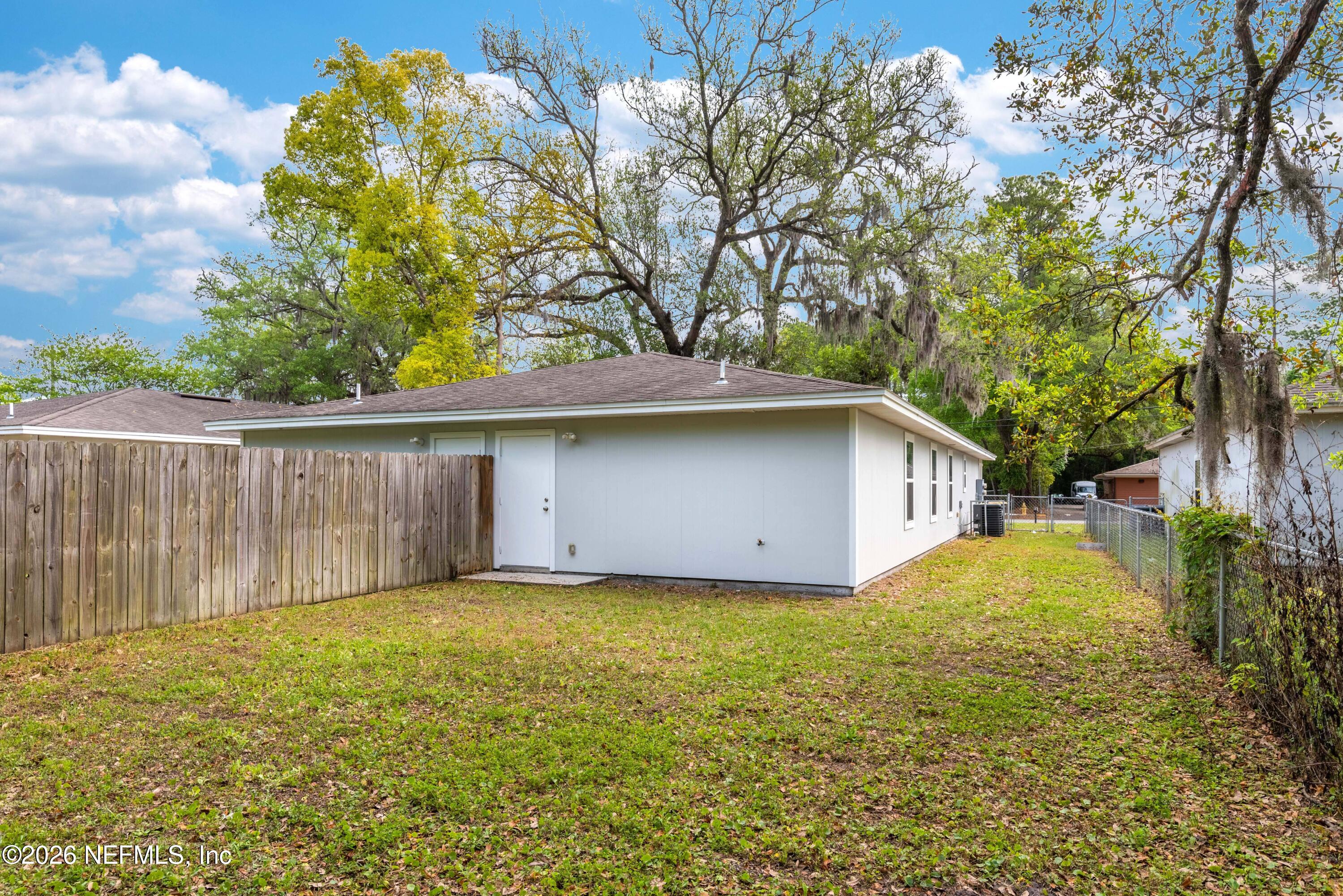 4056-58 Grant Road Jacksonville, FL 32207 - Photo 32 of 33 4058 Grant Rd-32