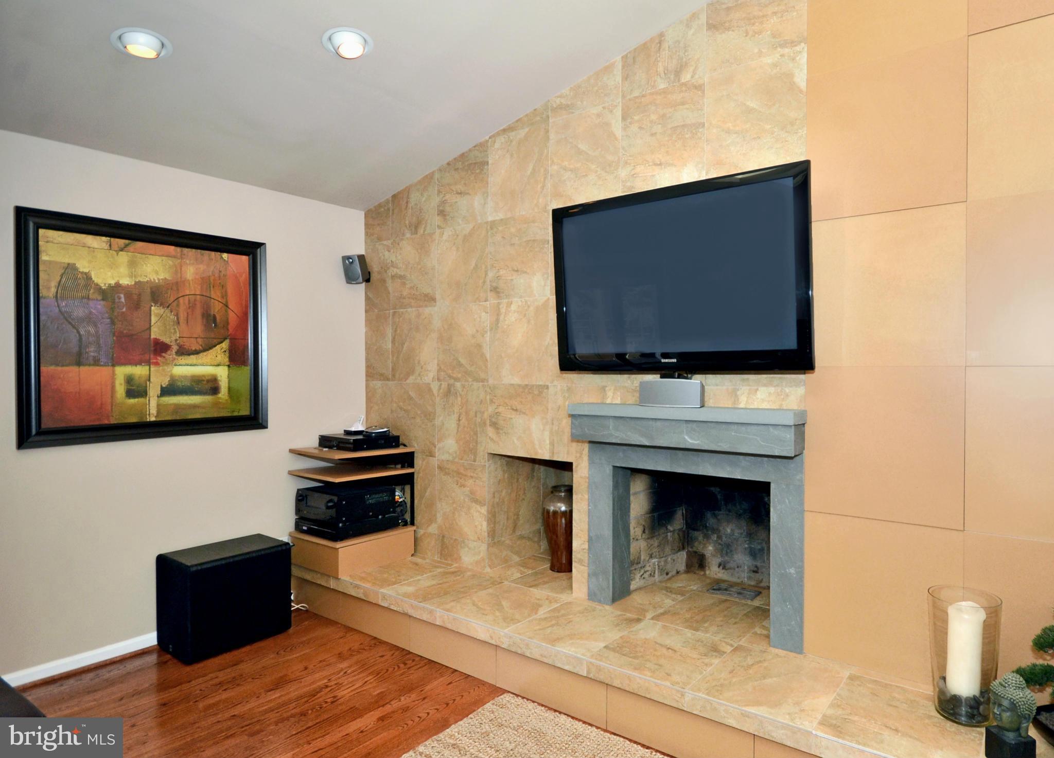 14013 Manor Road Baldwin, MD 21013 - Photo 12 of 30 Living Room