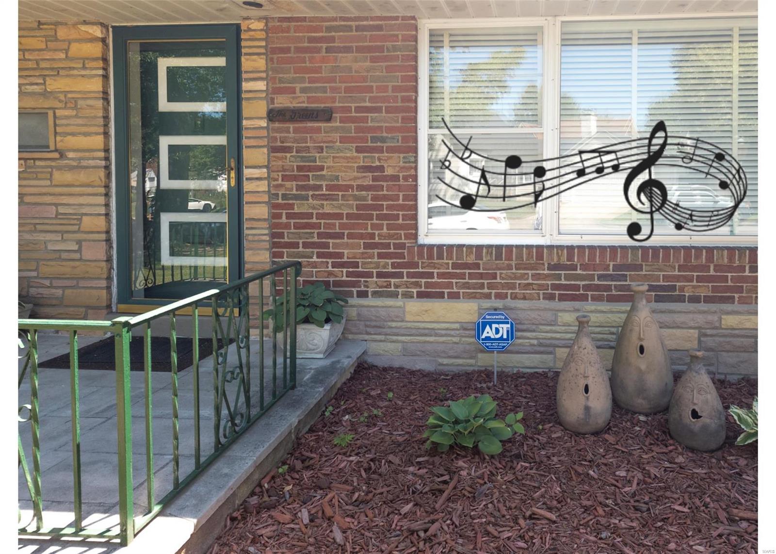 1049 Roth Avenue University City, MO 63130 - Photo 2 of 27 Gallery Image 2