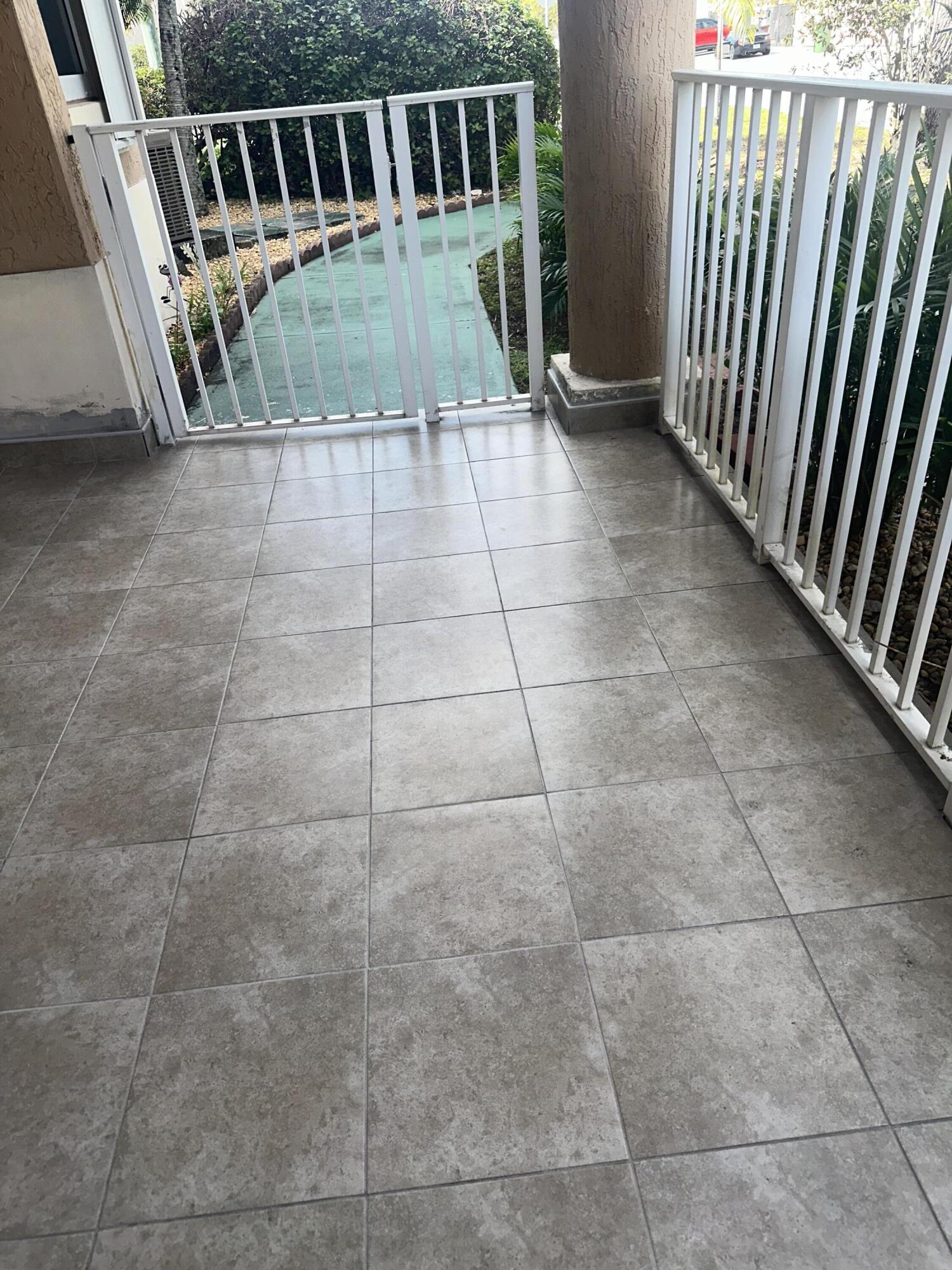 300 East 4th Street, Unit 103 Hialeah, FL 33010 - Photo 20 of 27 Front porch