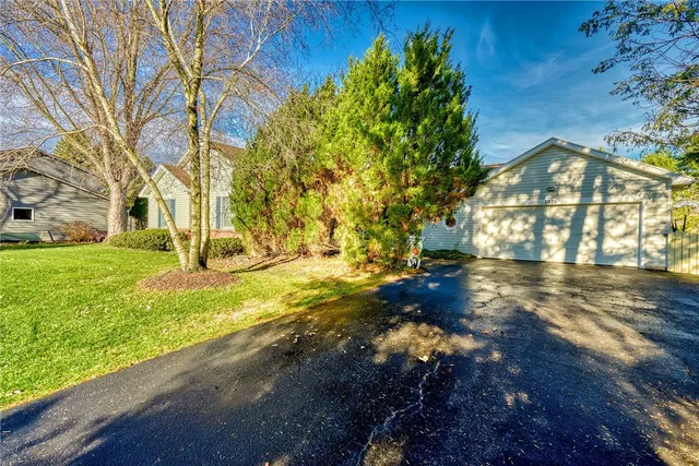 $374,900 | 1076 Bright Stream Way, Webster, NY 14580
