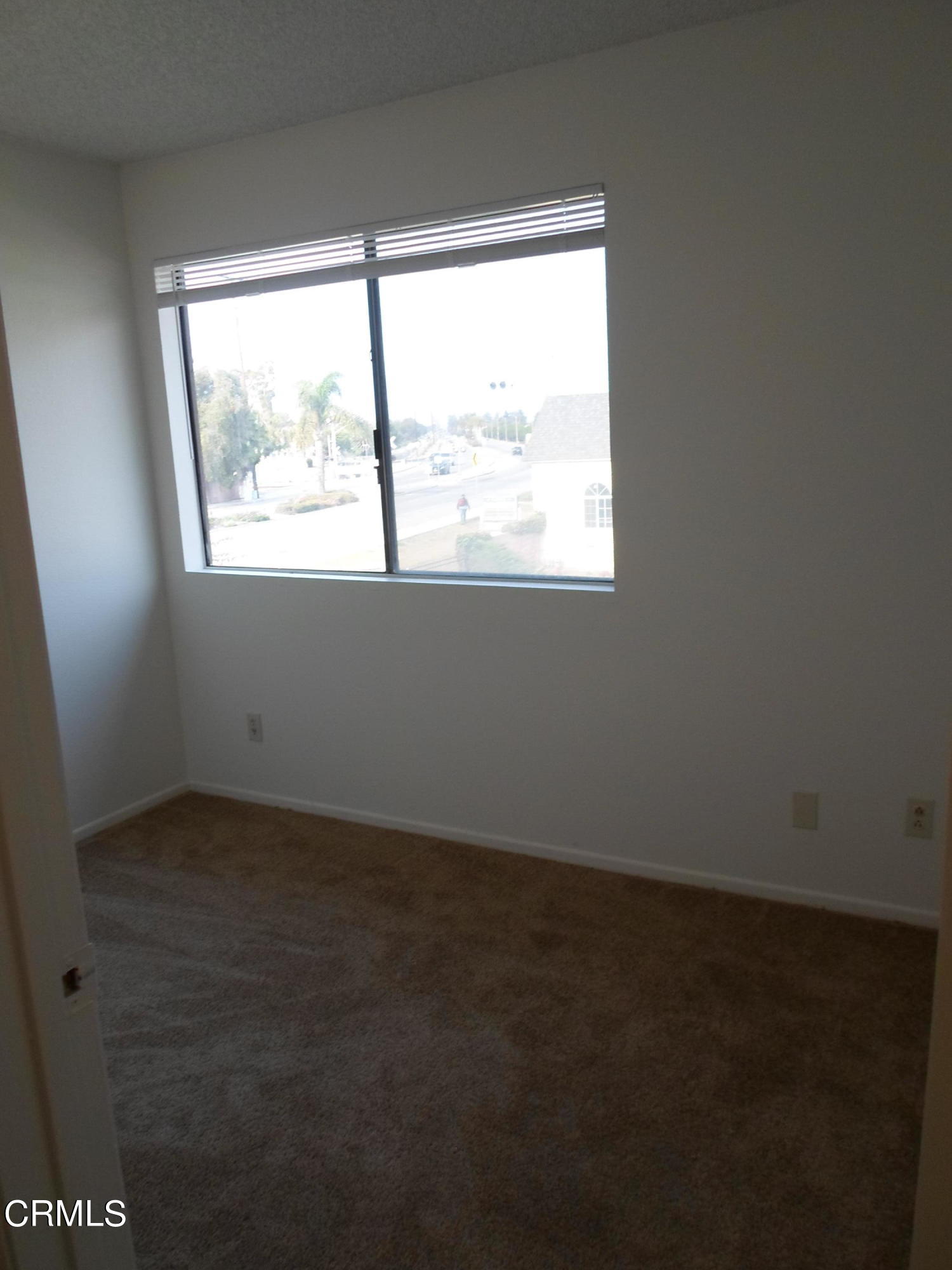 5122 Longfellow Way Oxnard, CA 93033 - Photo 21 of 39 SAM_2100