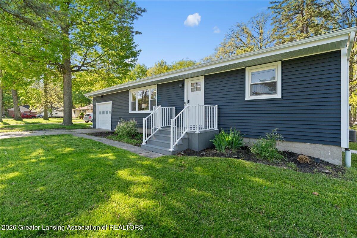 4522 Arden Road Lansing, MI 48917 - Photo 3 of 30 09-Media Jett - 38