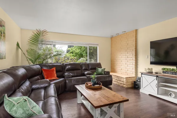 $819,000 | 5642 Yerba Buena Road, Santa Rosa, CA 95409