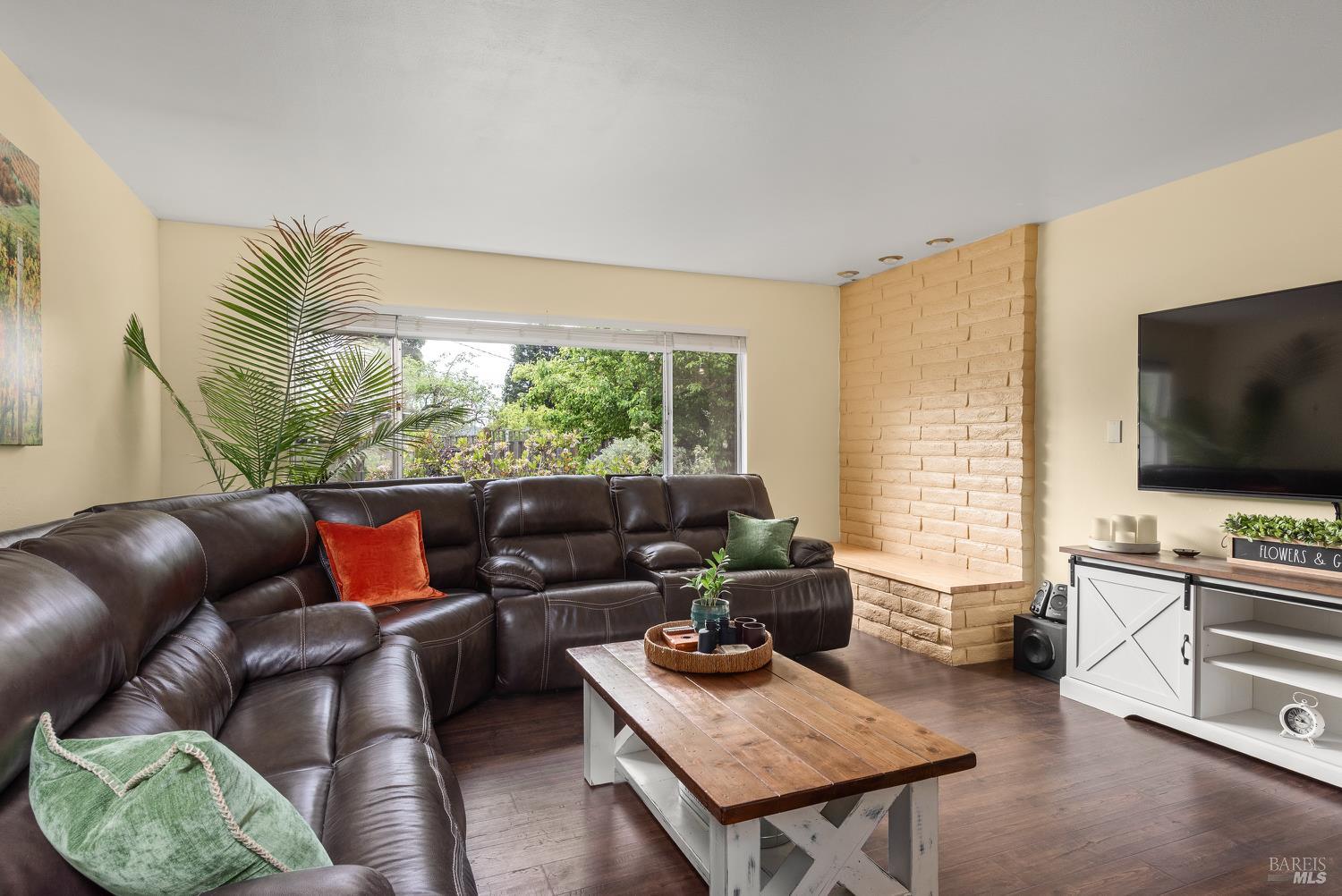 5642 Yerba Buena Road Santa Rosa, CA 95409 - Photo 6 of 34