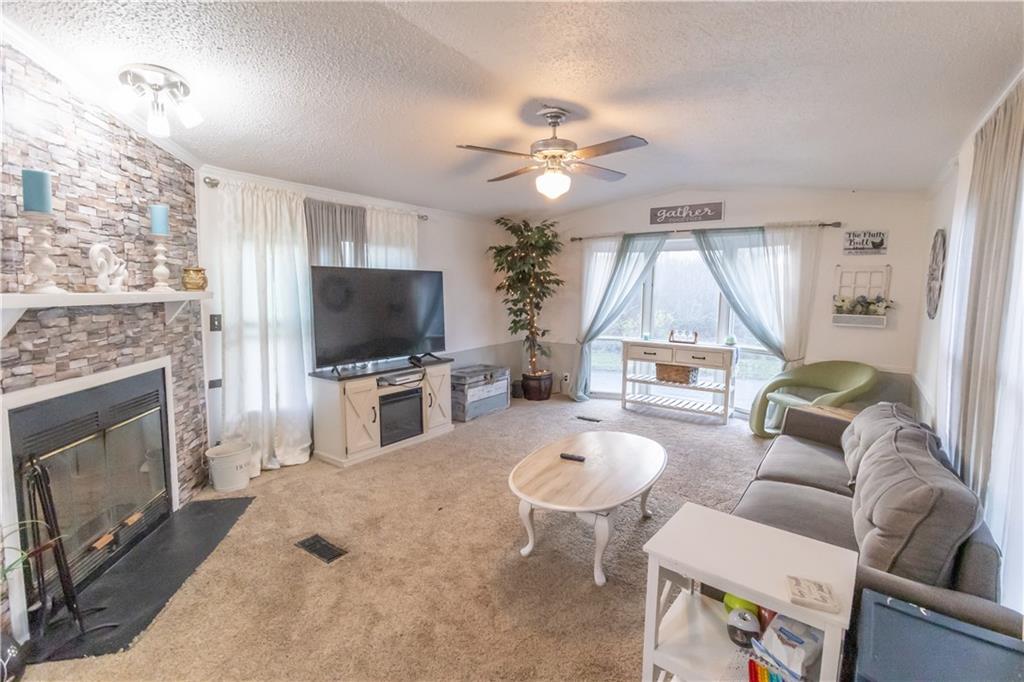 467 Castle Road Washington, PA 15301 - Photo 2 of 16 Gallery Image 2