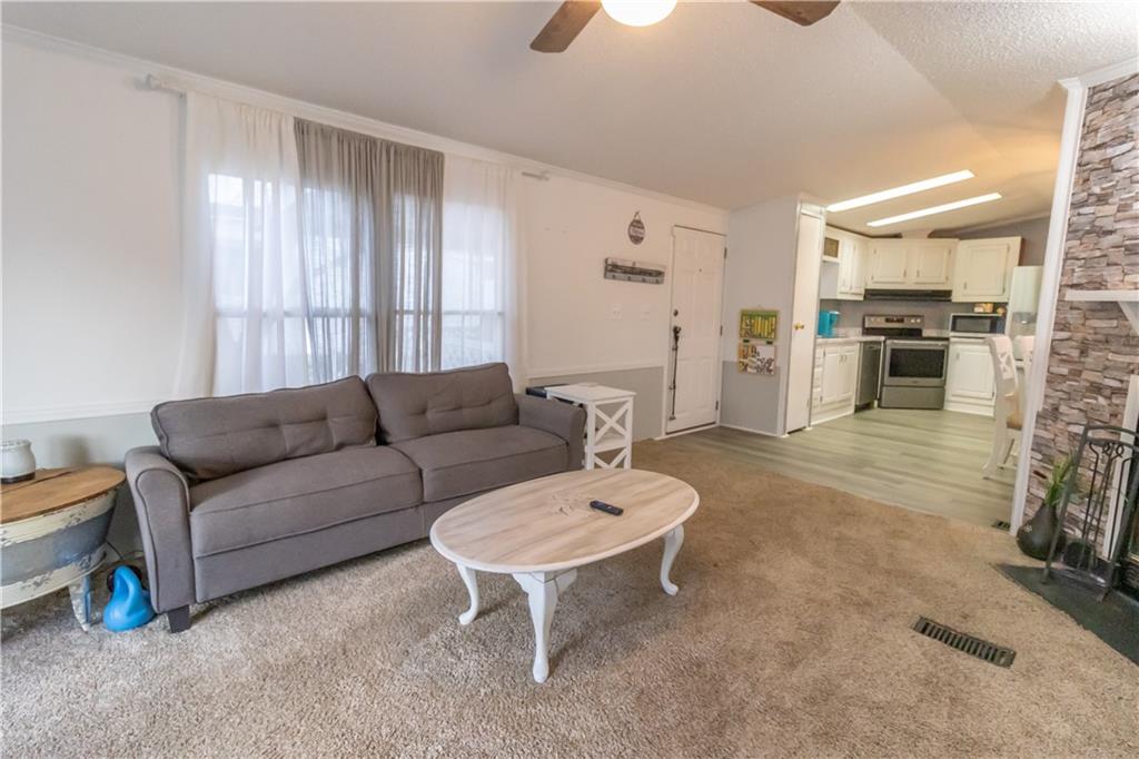 467 Castle Road Washington, PA 15301 - Photo 3 of 16 Gallery Image 3