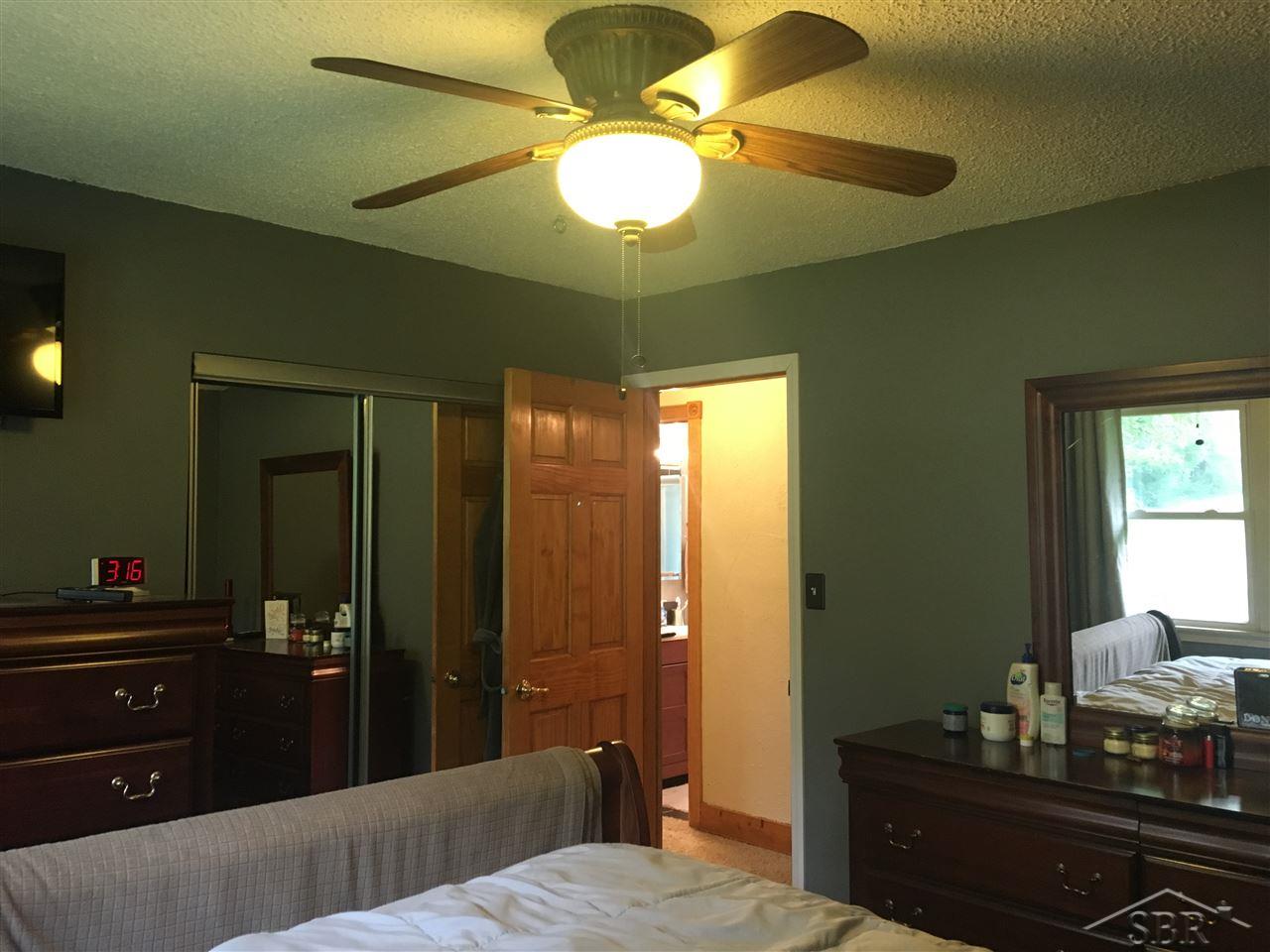 2371 Murphy Road Flint, MI 48504 - Photo 13 of 18 31327542-12.JPG