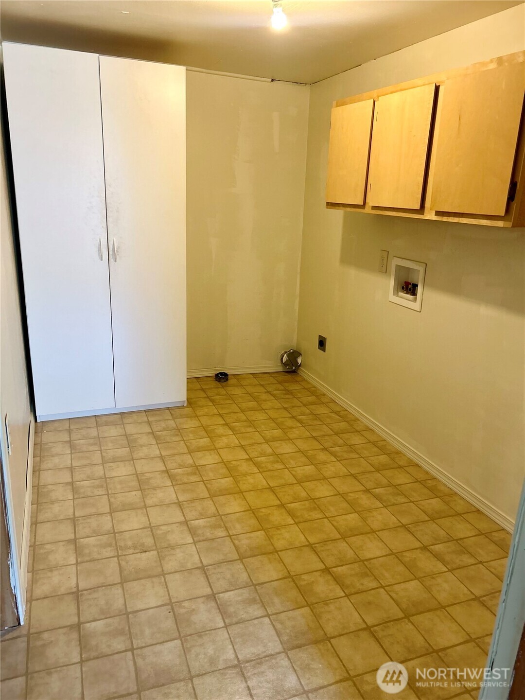 34 Main Street Loomis, WA 98827 - Photo 11 of 18 a view of an empty room