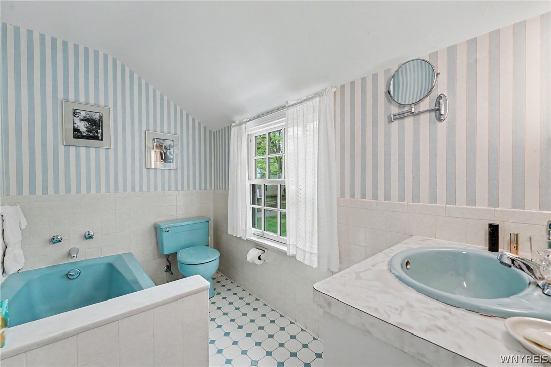 4233 Freeman Road Orchard Park, NY 14127 - Photo 30 of 50 Primary bath