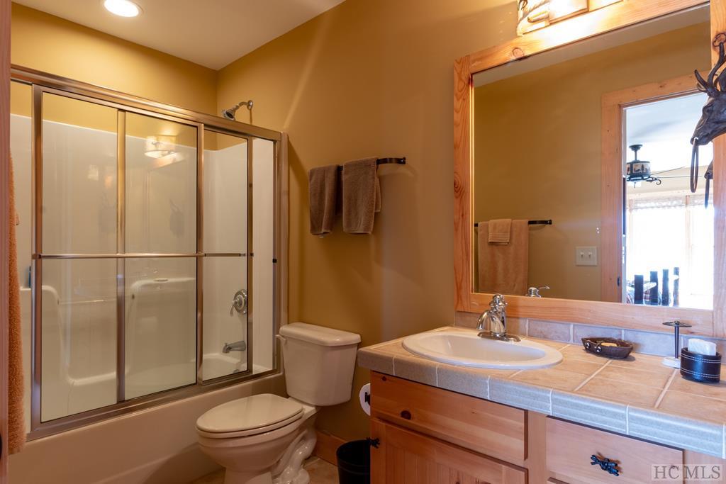207 A Rendezvous Ridge, Unit A Cashiers, NC 28717 - Photo 16 of 24 Gallery Image 16