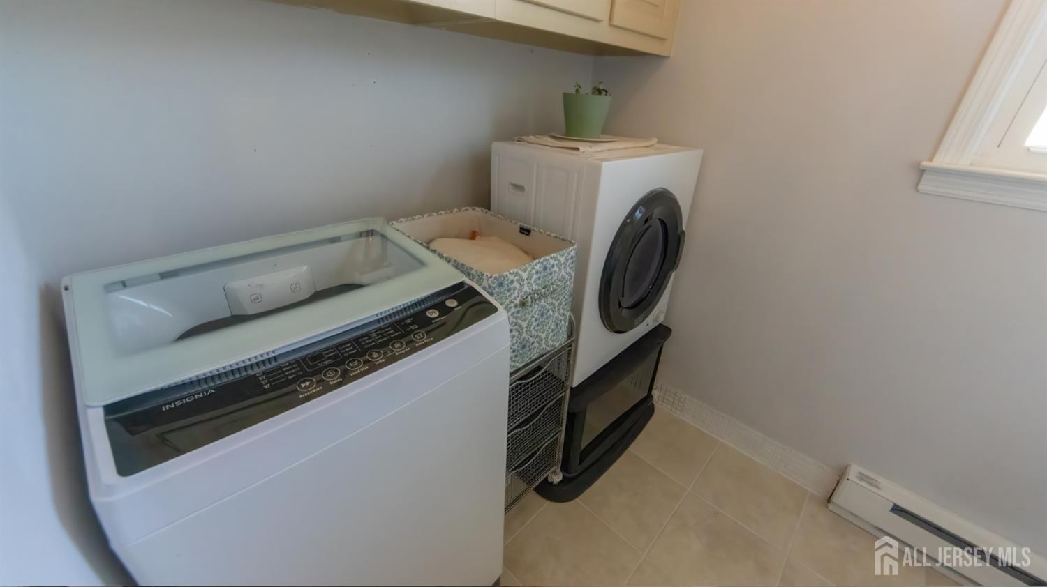 320 Sharon Way, Unit B Monroe Township, NJ 08831 - Photo 30 of 35 a utility room with dryer and washer