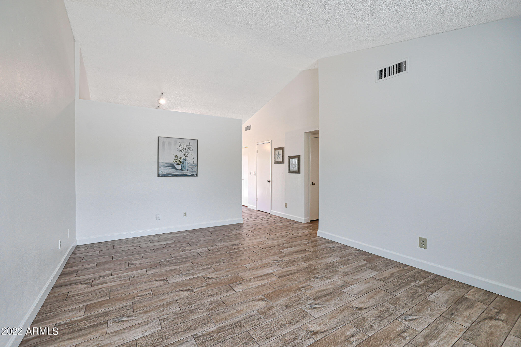 1055 North Recker Road, Unit 1047 Mesa, AZ 85205 - Photo 3 of 21 B (3)