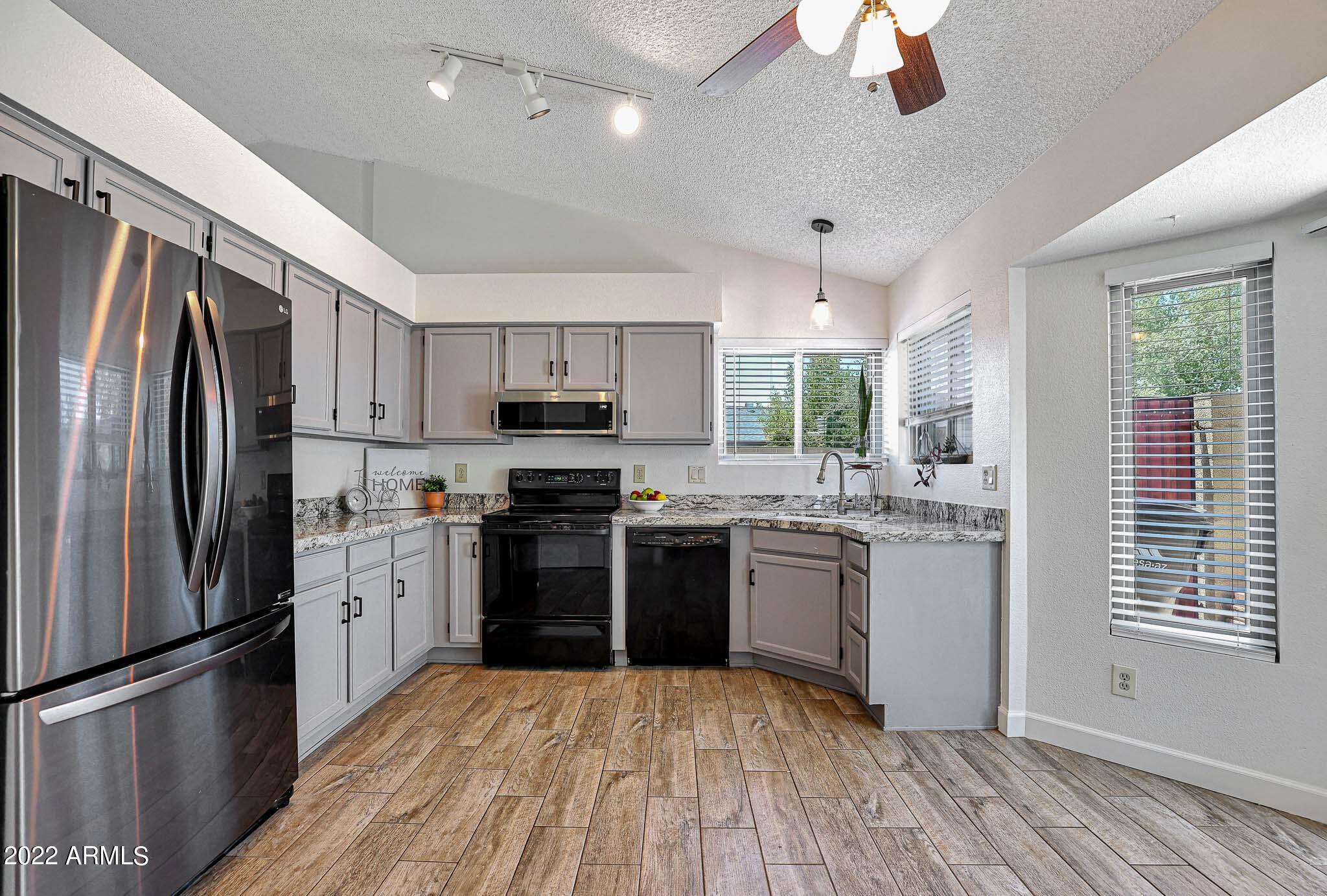 1055 North Recker Road, Unit 1047 Mesa, AZ 85205 - Photo 6 of 21 B (8)