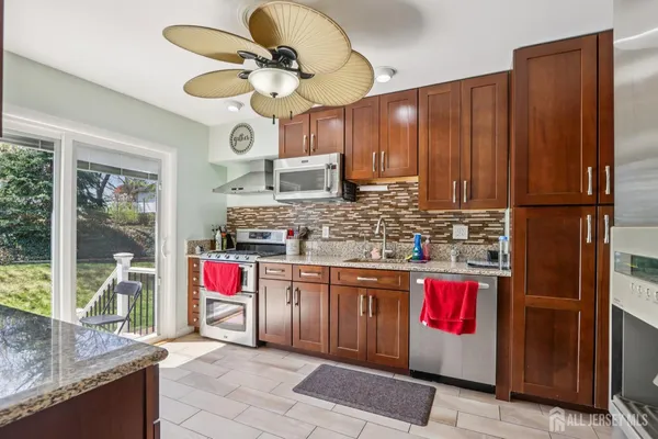 $700,000 | 37 Merker Drive, Edison, NJ 08837