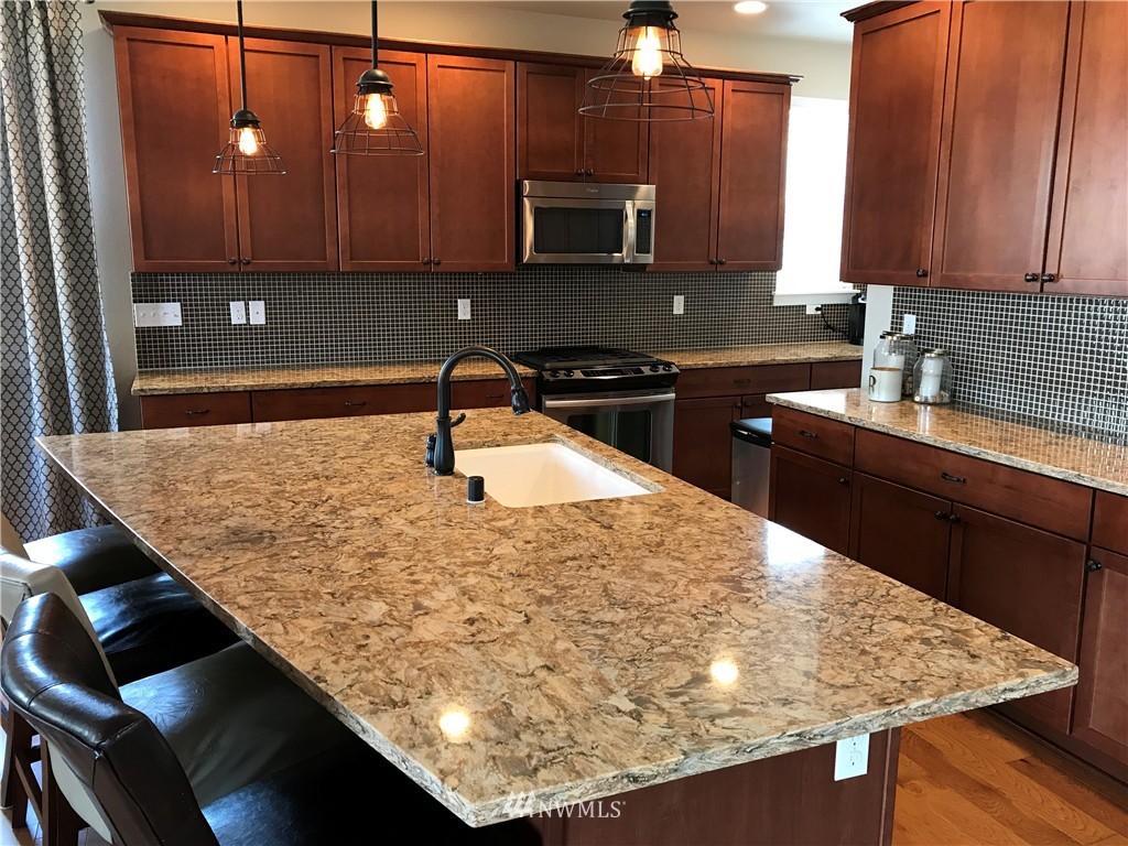 5118 Northeast 2nd Court Renton, WA 98059 - Photo 2 of 24
