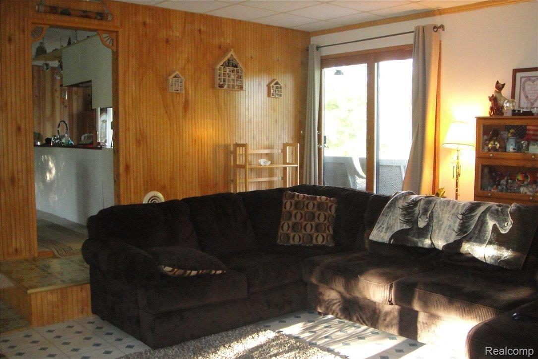 4755 Dutcher Road Howell, MI 48843 - Photo 2 of 7 Family Room