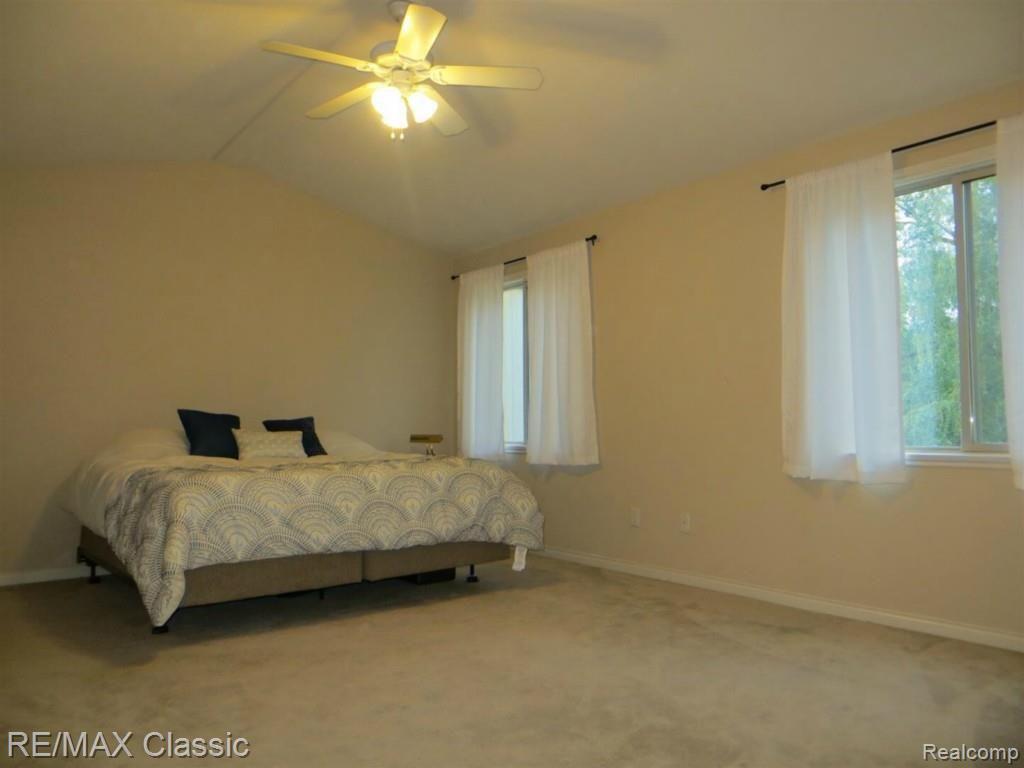 2065 Rochelle Park Drive Rochester Hills, MI 48309 - Photo 9 of 17