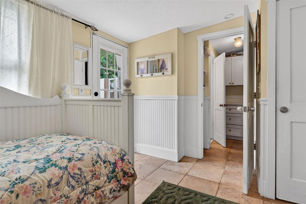 660 Linley Street Longboat Key, FL 34228 - Photo 22 of 64