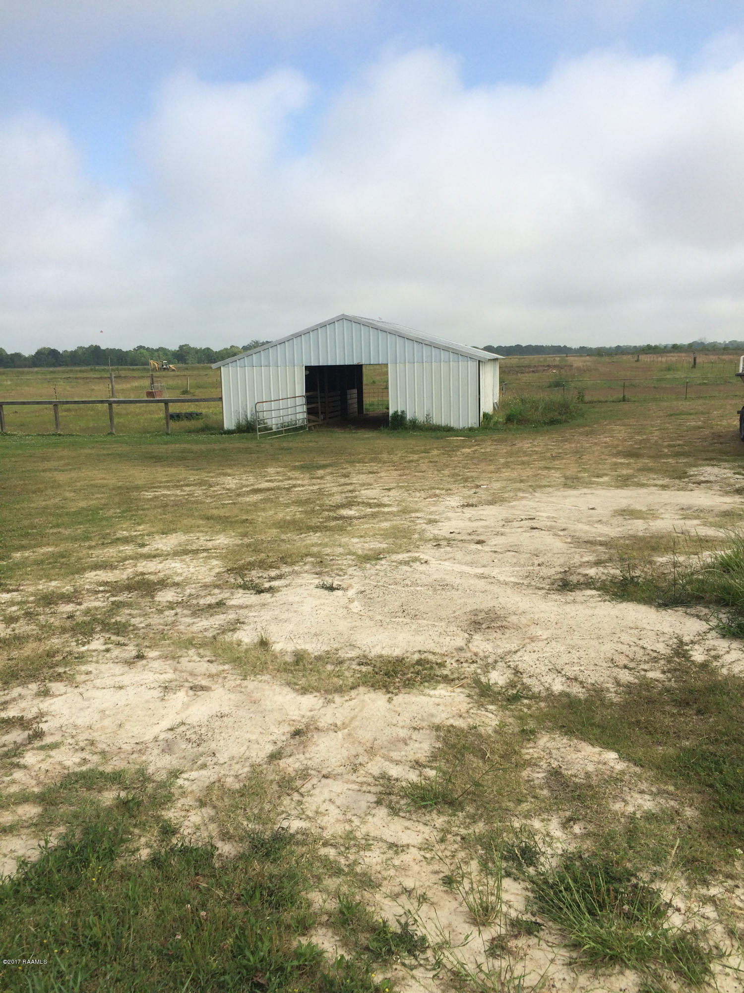 13330 Gladu Road Kaplan, LA 70548 - Photo 2 of 3 13330 Gladu back