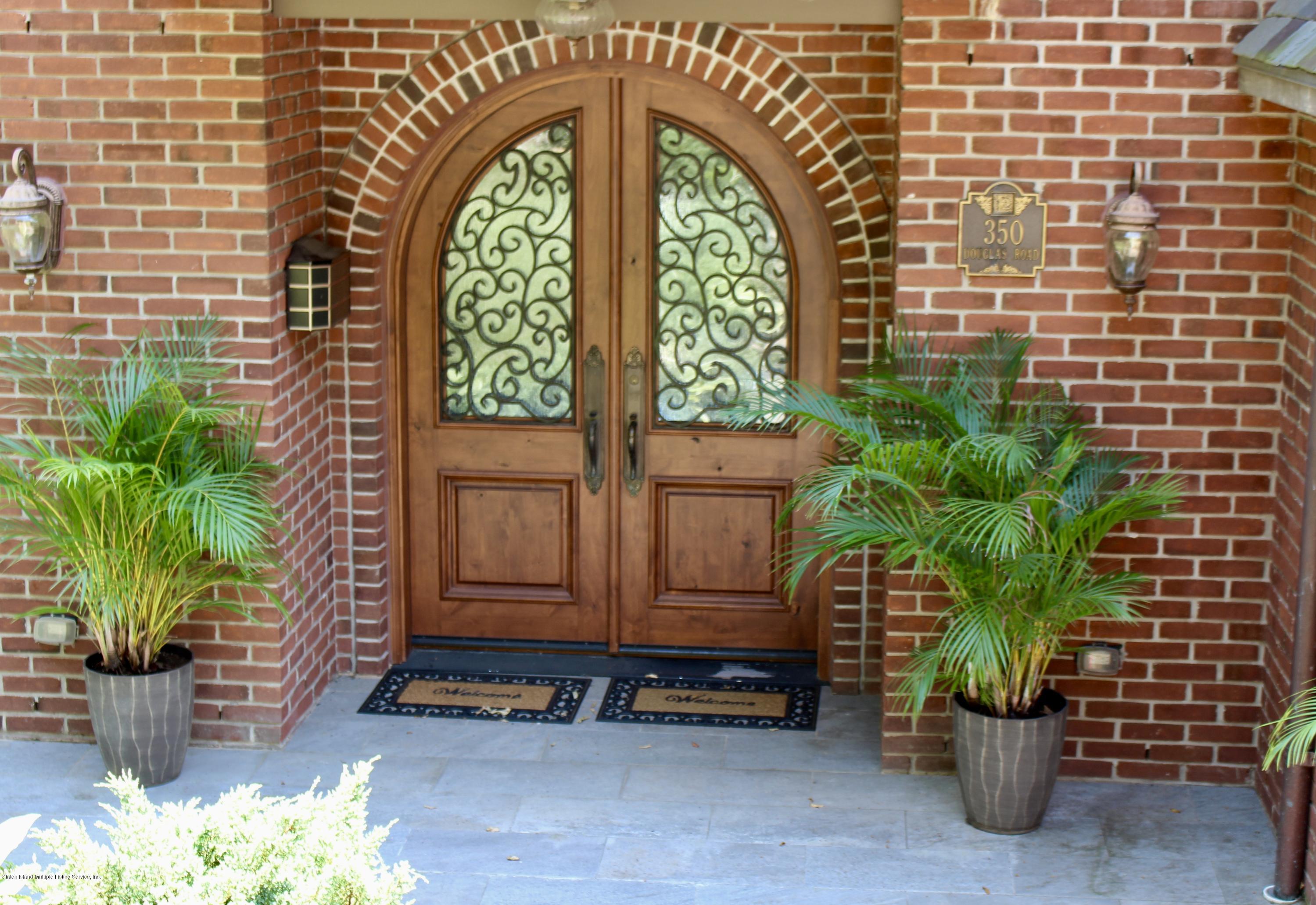 350 Douglas Road Staten Island, NY 10304 - Photo 11 of 121 fullsizeoutput_4640