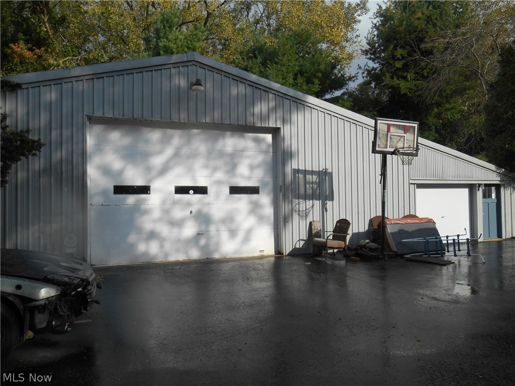7396 Poore Road Conneaut, OH 44030 - Photo 11 of 35 HIS GARAGE