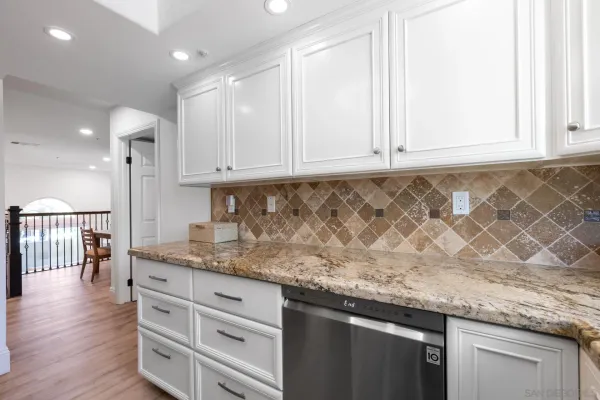 $7,500 | 241 South Sierra Avenue, Solana Beach, CA 92075